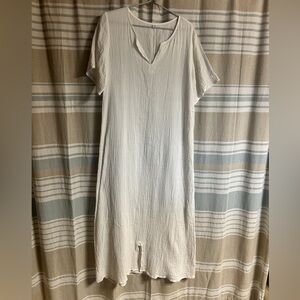 EUC Lightweight White Gauze V-Neck Pullover Dress